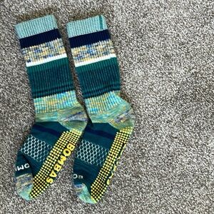 Bombas Gripper socks, mid-calf, size M - never been worn